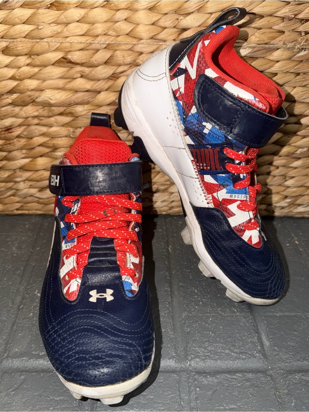 Under Armour Harper 7 Mid USA Youth Size 3Y Baseball Cleats Strap Patriotic USA